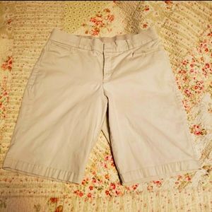 Gloria Vanderbilt Bermuda Shorts size 12